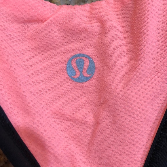 Lululemon cardio kick tank size 4 - Picture 4 of 7